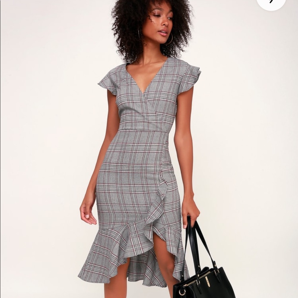 Lulu’s NWOT Poised For a Promotion Grey Glen Plaid Ruffle Midi Dress